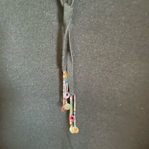 Unique Beaded Short Sleeve Sweater! Must See! Size Medium Petite, MP - Picture 4 of 6